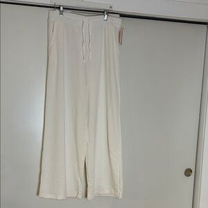 Colsie cream wide leg SweatPants